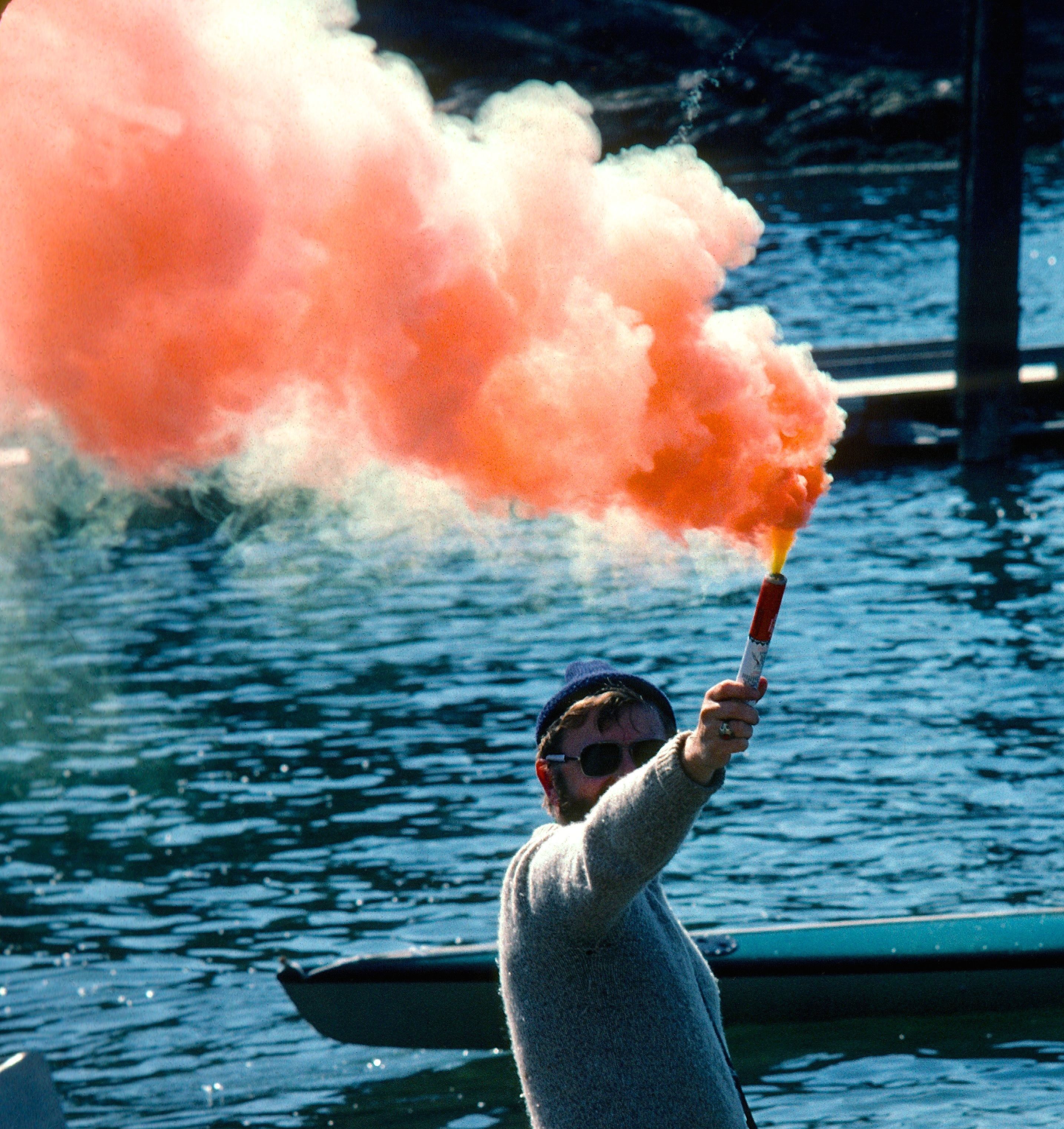 SURV-SMOKE FLARE, HAND HELD-20